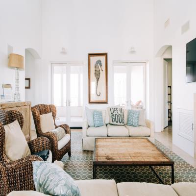 Different Living Room Design With Painting