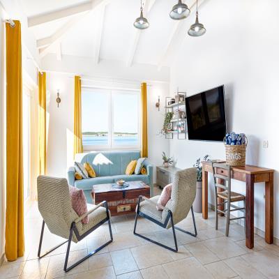 Cosy Beach Themed Living Room on a Budget