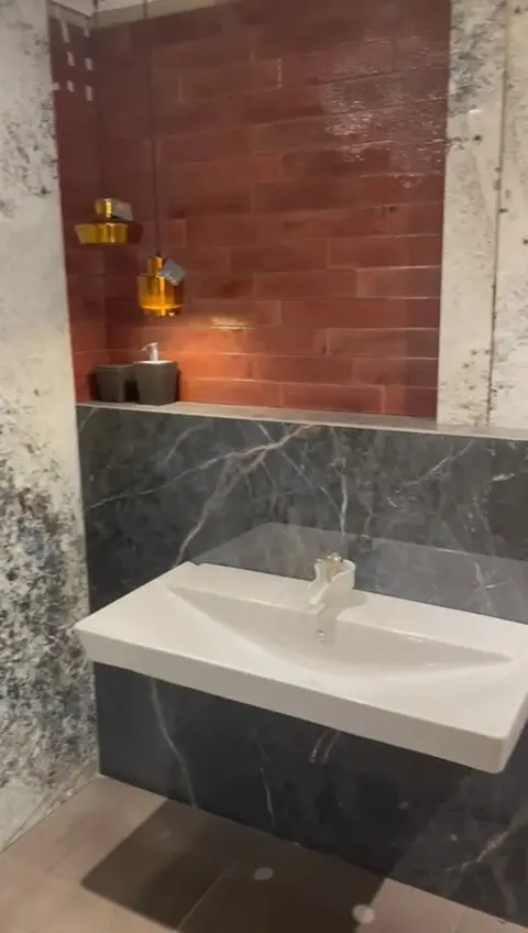 designerPortFolio638986538493947146.mp4