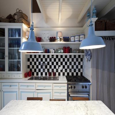 Checkered Black and White Kitchen Tiles