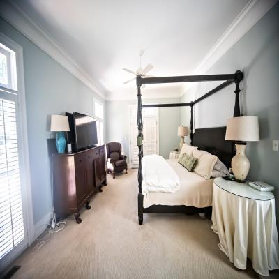 Master Bedroom Design with Traditional Furniture