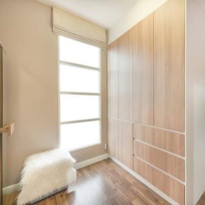 Contemporary Wooden Wardrobe Design
