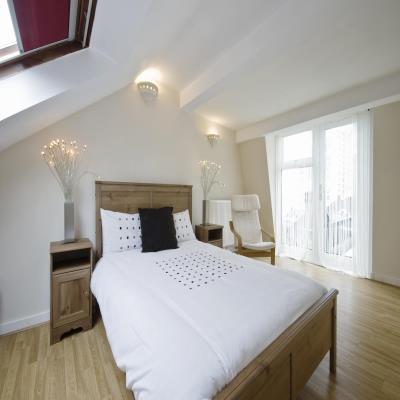 Scandinavian Master Bedroom Design for Women